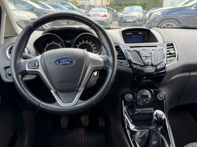 Ford Fiesta Titanium/5xTürer/Klimaautomatik/Alu