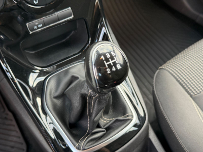 Ford Fiesta Titanium/5xTürer/Klimaautomatik/Alu