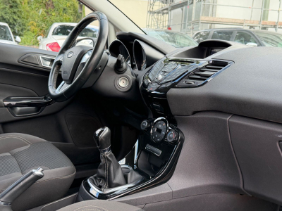 Ford Fiesta Titanium/5xTürer/Klimaautomatik/Alu
