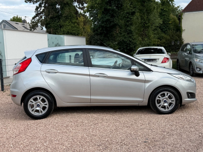 Ford Fiesta Titanium/5xTürer/Klimaautomatik/Alu