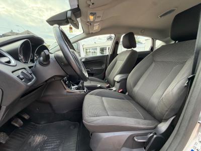 Ford Fiesta Titanium/5xTürer/Klimaautomatik/Alu