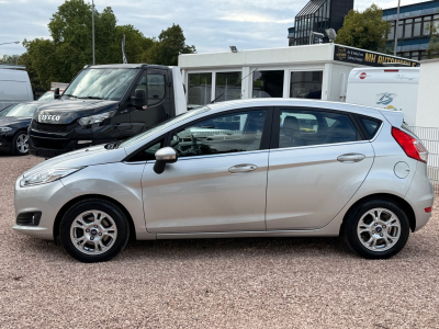 Ford Fiesta Titanium/5xTürer/Klimaautomatik/Alu