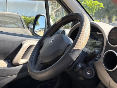 Peugeot Partner Tepee HDI/2xSchiebetüren/Klima/AHK