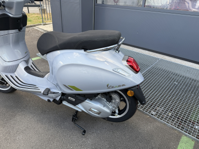 Vespa Primavera 125 