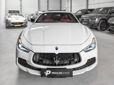Maserati Ghibli 3.0 V6 S  Q4 Automatik/ Xénon/Camera/Carbonne/20/Leder/VOLL