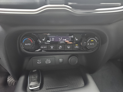 Nissan Juke 1.6 Hybrid 143 Auto N-Connecta