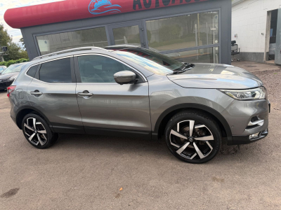 Nissan Qashqai Tekna+1.3 140PS/Pano/360K/LED/LEDER/VOLL
