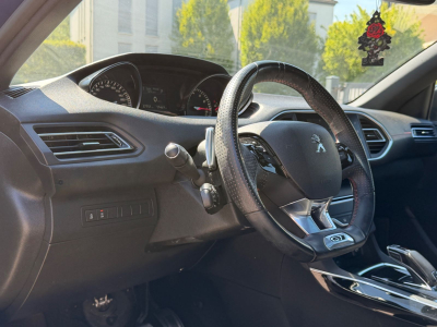 Peugeot 308 GT 165PS/Panoramdach/Navi/Automatik/1.Hand/