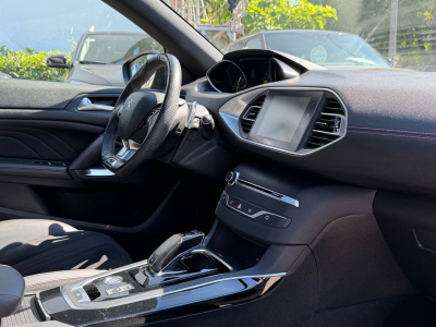 Peugeot 308 GT 165PS/Panoramdach/Navi/Automatik/1.Hand/