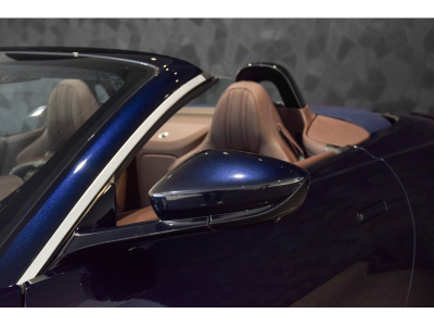 Aston Martin V8 Vantage ROADSTER - Ultramarine Black