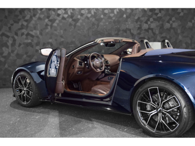 Aston Martin V8 Vantage ROADSTER - Ultramarine Black