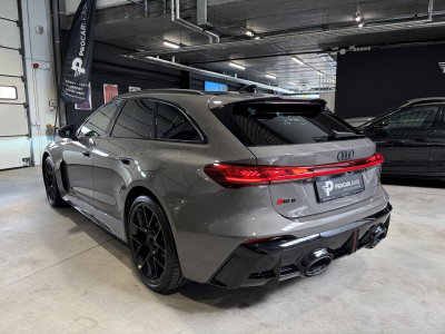 Audi RS5 Audi RS5 Avant Performance Facelift - Gris Plateau - Carbone Céramique - RS Sport Plus Ventilés/Massants - B&O 3D - 21