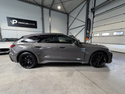 Audi RS5 Audi RS5 Avant Performance Facelift - Gris Plateau - Carbone Céramique - RS Sport Plus Ventilés/Massants - B&O 3D - 21