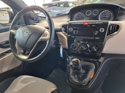 Lancia Ypsilon 1.2 1HAND, BLUETOOTH, PDC AV+ARR.,