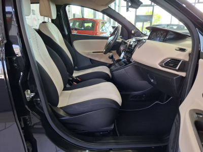 Lancia Ypsilon 1.2 1HAND, BLUETOOTH, PDC AV+ARR.,