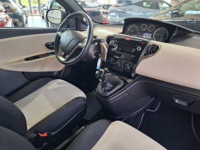 Lancia Ypsilon 1.2 1HAND, BLUETOOTH, PDC AV+ARR.,