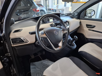 Lancia Ypsilon 1.2 1HAND, BLUETOOTH, PDC AV+ARR.,