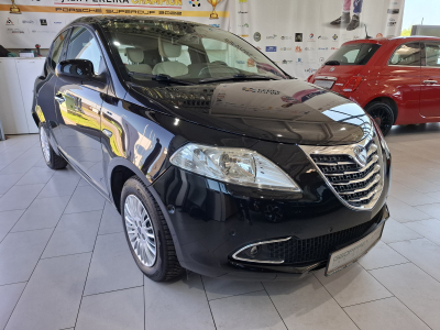 Lancia Ypsilon 1.2 1HAND, BLUETOOTH, PDC AV+ARR.,