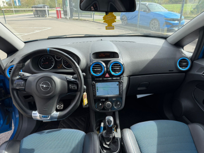Opel Corsa 1.6 T OPC