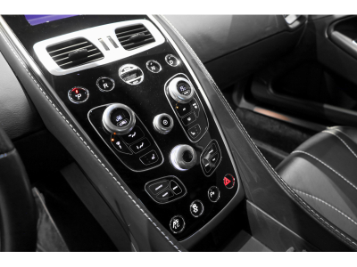 Aston Martin Vanquish 6.0 V12