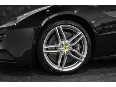 Ferrari FF 6.3 V12 - NERO B/B