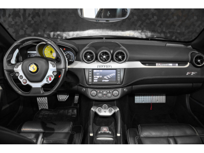 Ferrari FF 6.3 V12 - NERO B/B