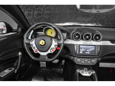 Ferrari FF 6.3 V12 - NERO B/B