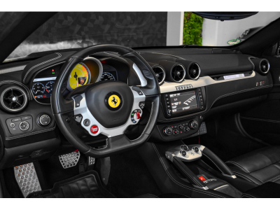 Ferrari FF 6.3 V12 - NERO B/B
