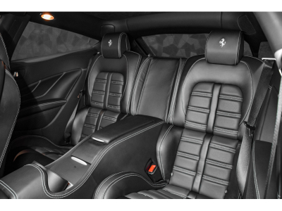 Ferrari FF 6.3 V12 - NERO B/B