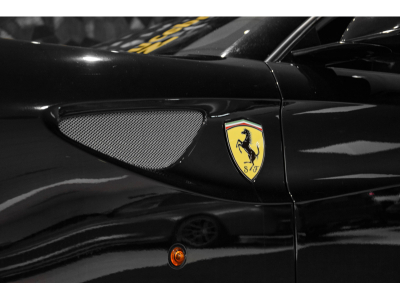 Ferrari FF 6.3 V12 - NERO B/B
