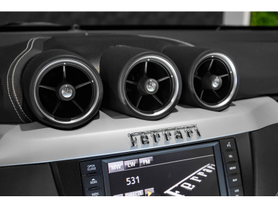 Ferrari FF 6.3 V12 - NERO B/B