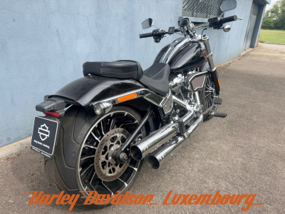 Harley-Davidson Breakout 