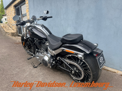Harley-Davidson Breakout 