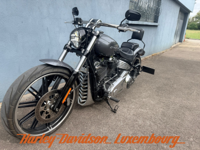 Harley-Davidson Breakout 