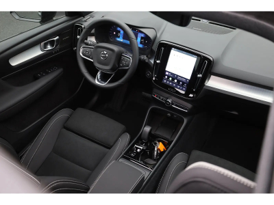 Volvo XC40 2.0 B4 MHD 197  Black Edition