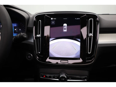 Volvo XC40 2.0 B4 MHD 197  Black Edition
