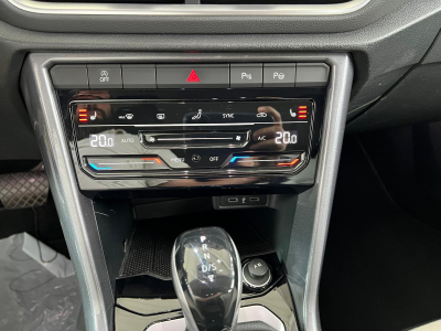 Volkswagen T-Roc 1.5 TSI 150 DSG STYLE,1 HAND,VIRTUAL,KAMERA,NAVI,CARPLAY,LED,CUIR,IQ-LIGHT