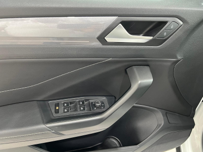 Volkswagen T-Roc 1.5 TSI 150 DSG STYLE,1 HAND,VIRTUAL,KAMERA,NAVI,CARPLAY,LED,CUIR,IQ-LIGHT