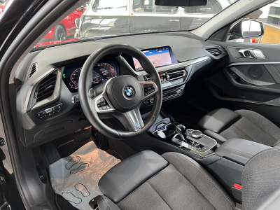 BMW 120 i SPORT LINE PAKET, CUIR, NAVI, CAMERA, LED, CARPLAY, VOLANT M, 1 HAND