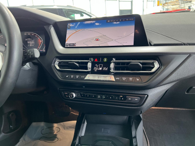 BMW 120 i SPORT LINE PAKET, CUIR, NAVI, CAMERA, LED, CARPLAY, VOLANT M, 1 HAND