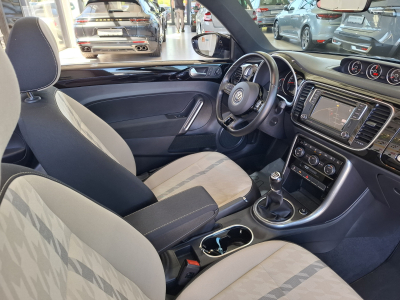 Volkswagen Beetle 2.0 TDI 150 CABRIOLET DESIGN, NAVI, PDC, ALU 18'', LED, KM 23000,