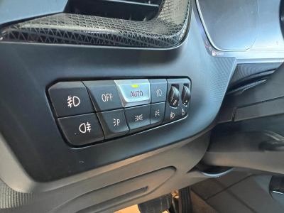 BMW 118 DA 150 SPORT LINE, CUIR, PANORAMIQUE, LED, ALU17'', CARPLAY, NAVI, 1 HAND..