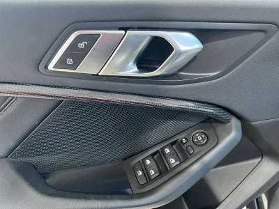 BMW 118 DA 150 SPORT LINE, CUIR, PANORAMIQUE, LED, ALU17'', CARPLAY, NAVI, 1 HAND..