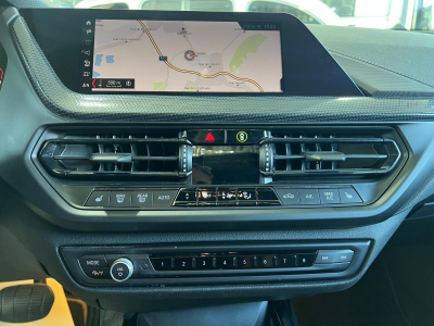 BMW 118 DA 150 SPORT LINE, CUIR, PANORAMIQUE, LED, ALU17'', CARPLAY, NAVI, 1 HAND..
