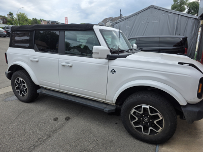 Ford Bronco 2.7i V6 OUTER BANKS SOFT-TOP CUIR NAVI