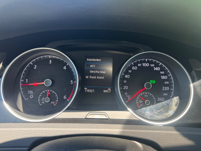 Volkswagen Golf VOLKSWAGEN Golf VII Lim. Highline LED+ACC+Tempomat