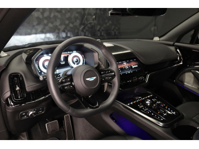Aston Martin DBX 707 - JET BLACK