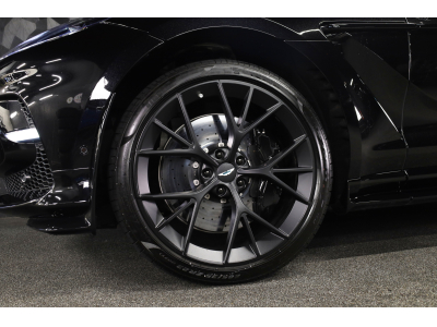 Aston Martin DBX 707 - JET BLACK
