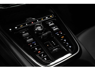 Aston Martin DBX 707 - ONYX BLACK