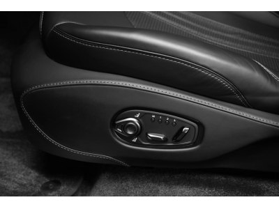 Aston Martin DBX 707 - ONYX BLACK